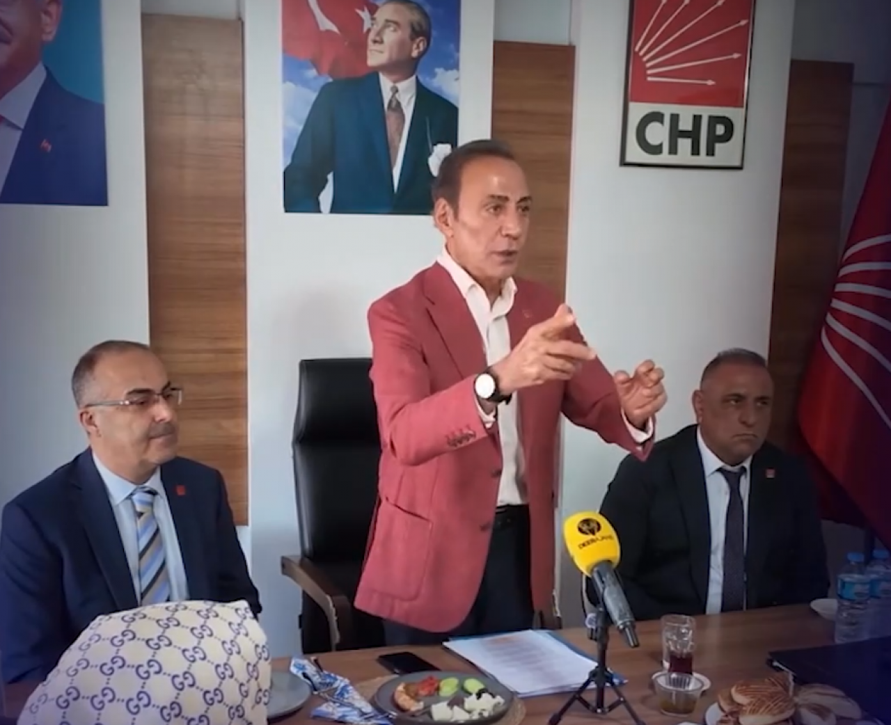 CHP’li Berhan Şimşek’ten Zülfü Livaneli’ye çok sert sözler