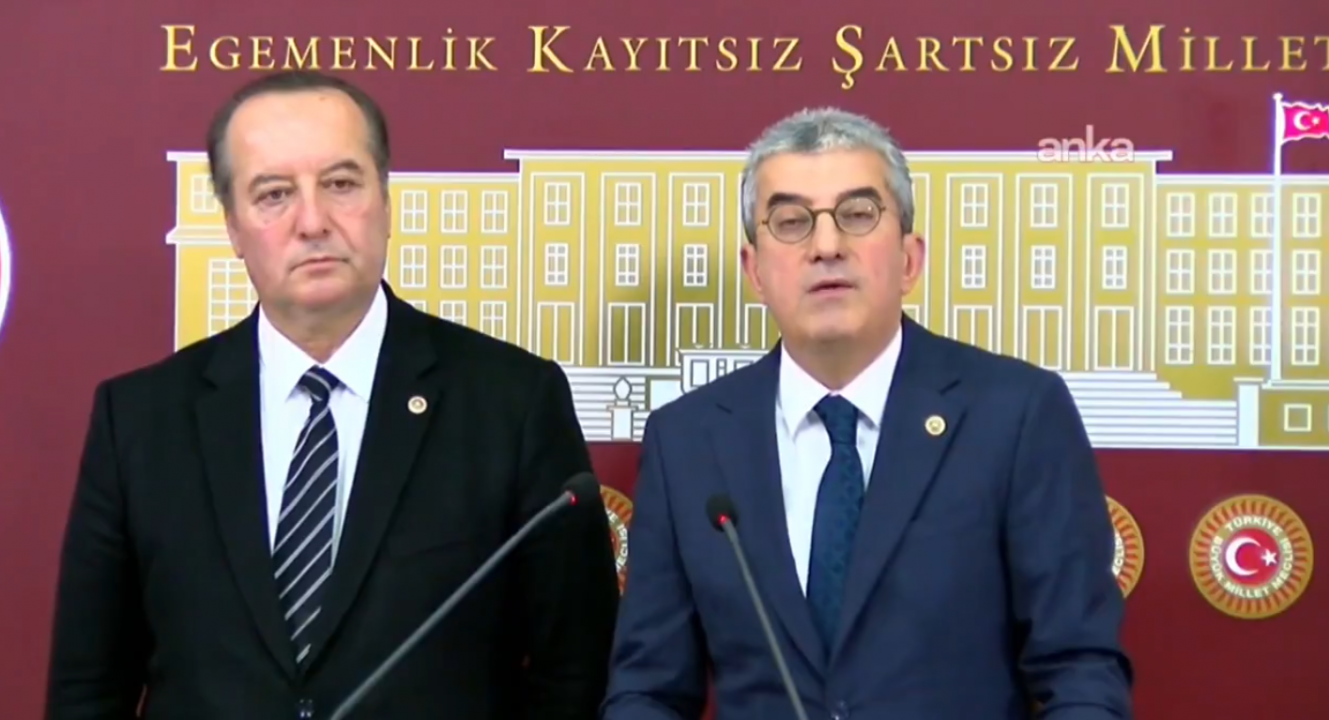 CHP'nin faşist yüzü hortladı: Gökhan Günaydın'dan yargıya açık tehdit! ‘Cübbelerindeki rozetleri sökeceğiz’