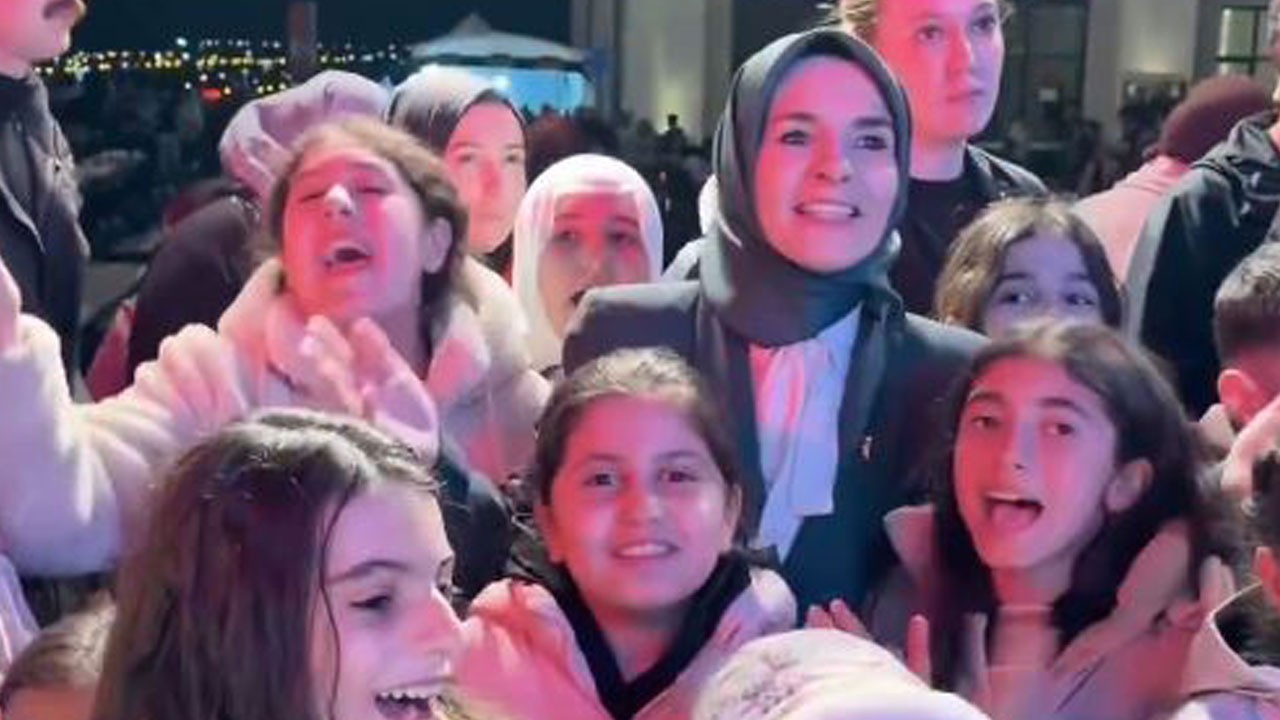 Çocuklarla Ramazan neşesi! Bakan Göktaş fenomen ilahiye eşlik etti