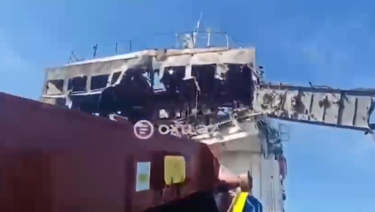 Çok sayıda ölü var! Azak’ta vurulan geminin görüntüleri çıktı
