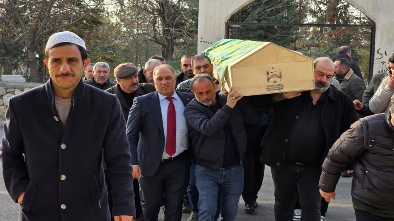 Cumhurbaşkanı Erdoğan'ın öğretmeni, memleketi Diyarbakır'da defnedildi