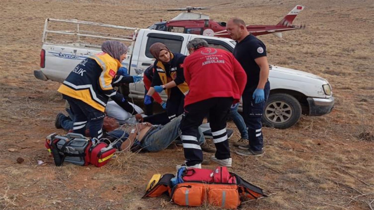 Dağda kalp krizi geçiren çobanın imdadına hava ambulansı yetişti
