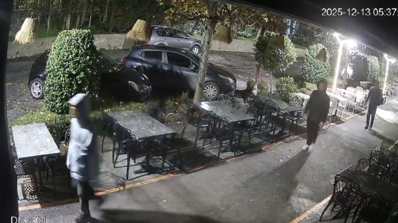 Dakikalar içinde 3 dükkanı soydular! Çocukların rahatlığı pes dedirtti