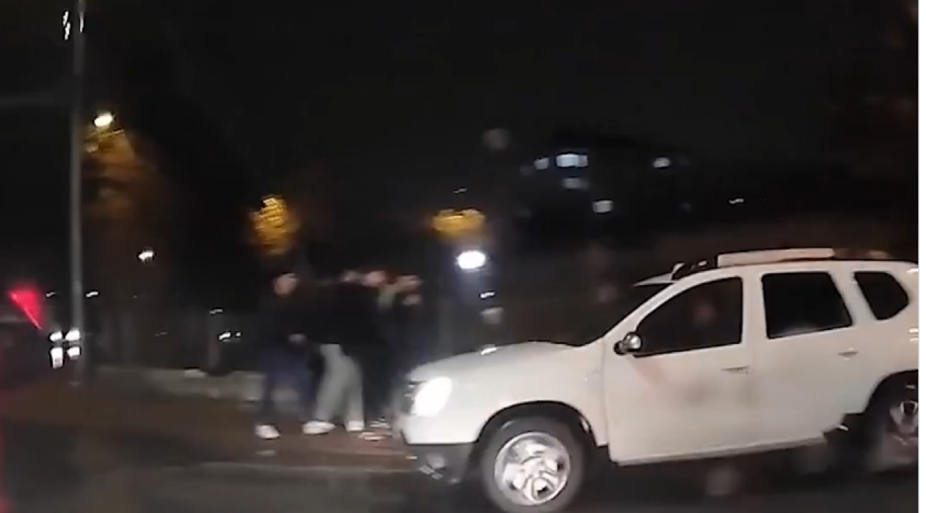 Dediğini yaptı, kavşağı birbirine kattı! 