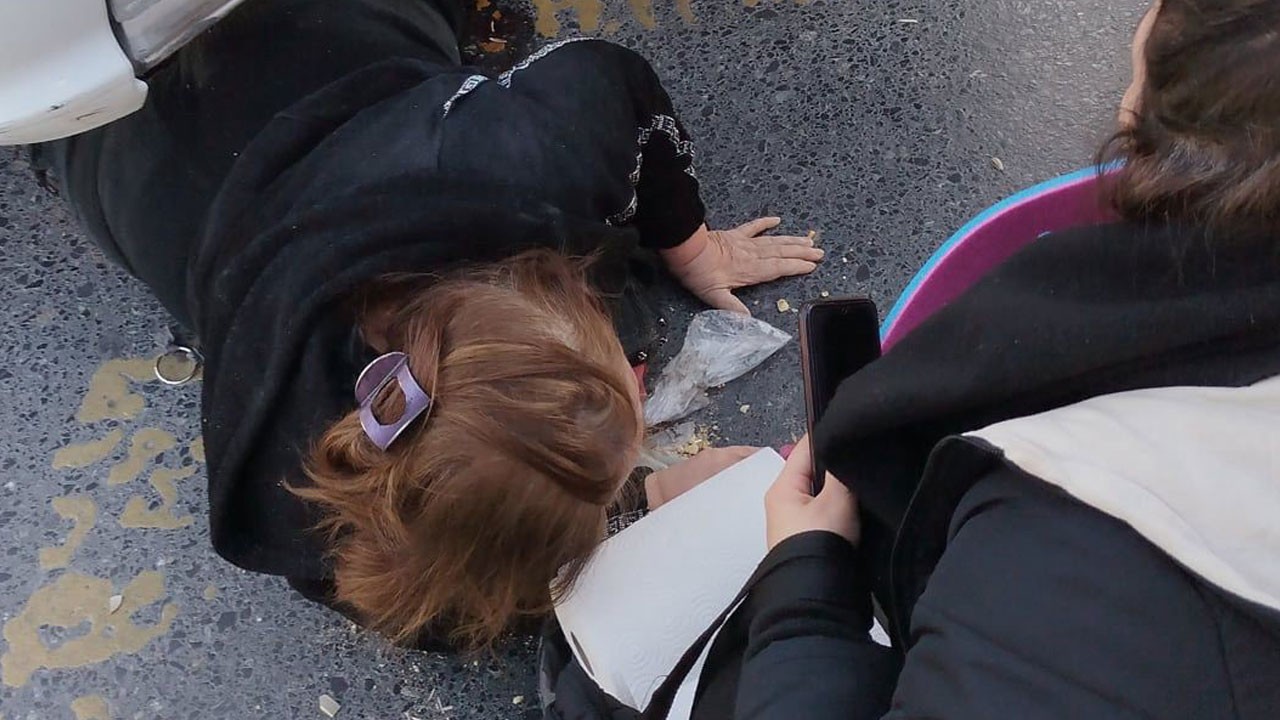 Dehşet anları kamerada! Tırın altında metrelerce sürüklendi