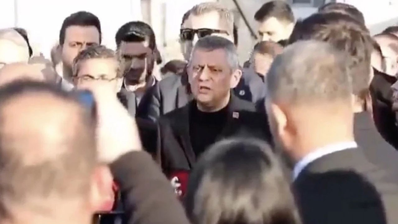 Deprem turisti Özgür'e Hatay'da şok! Dakikalarca yuhalandı: Bugüne kadar neredeydin?