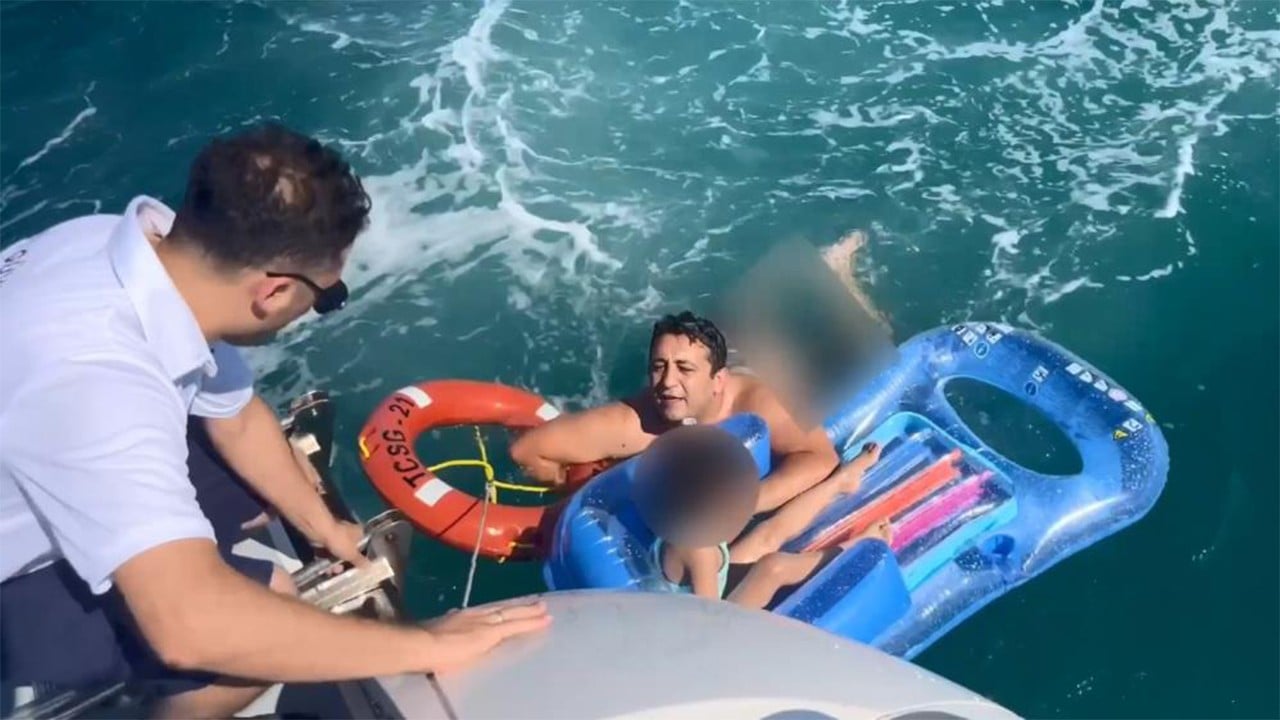 Didim açıklarında deniz yatağıyla sürüklenen çocuk kurtarıldı