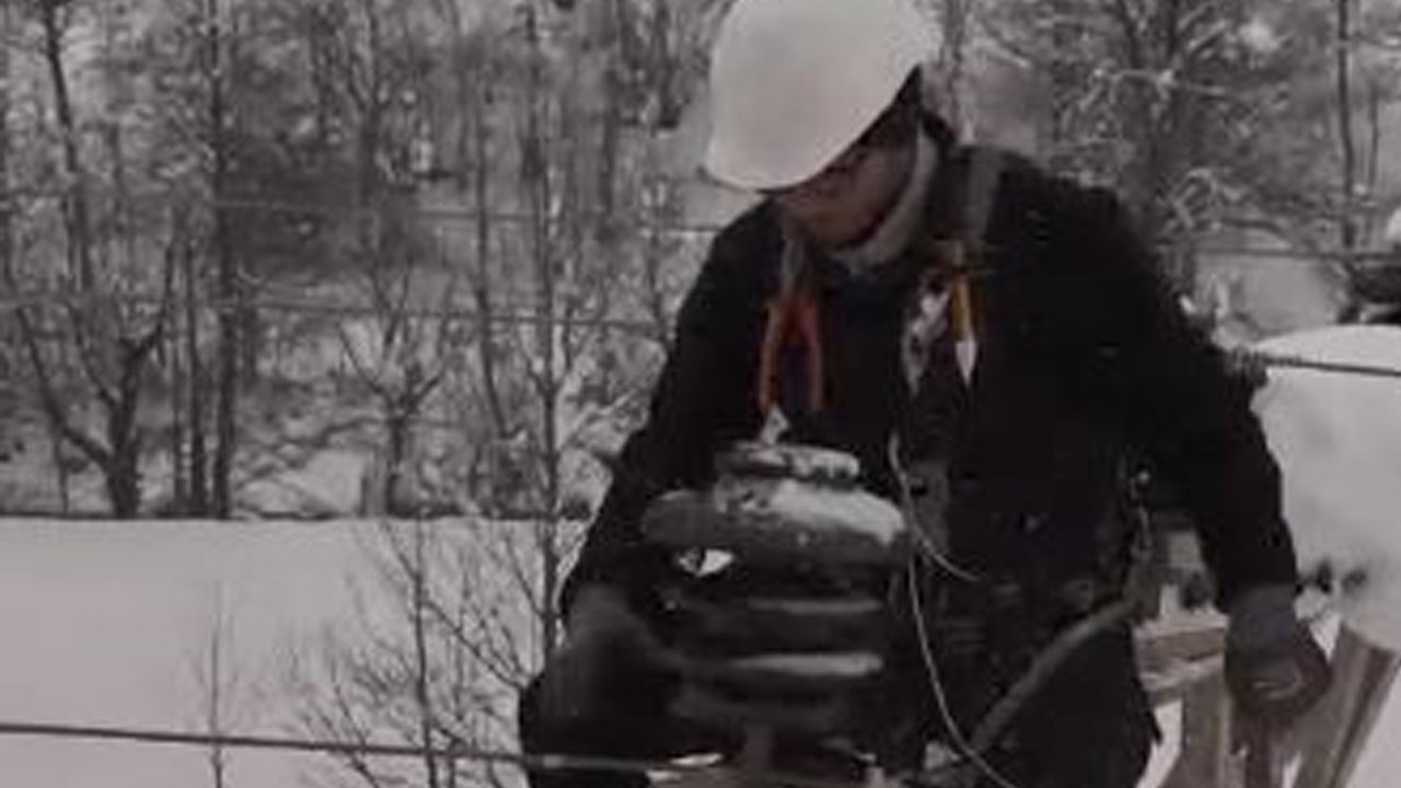 Diz boyu karda nöbet! Ekiplerin elektrik seferberliği