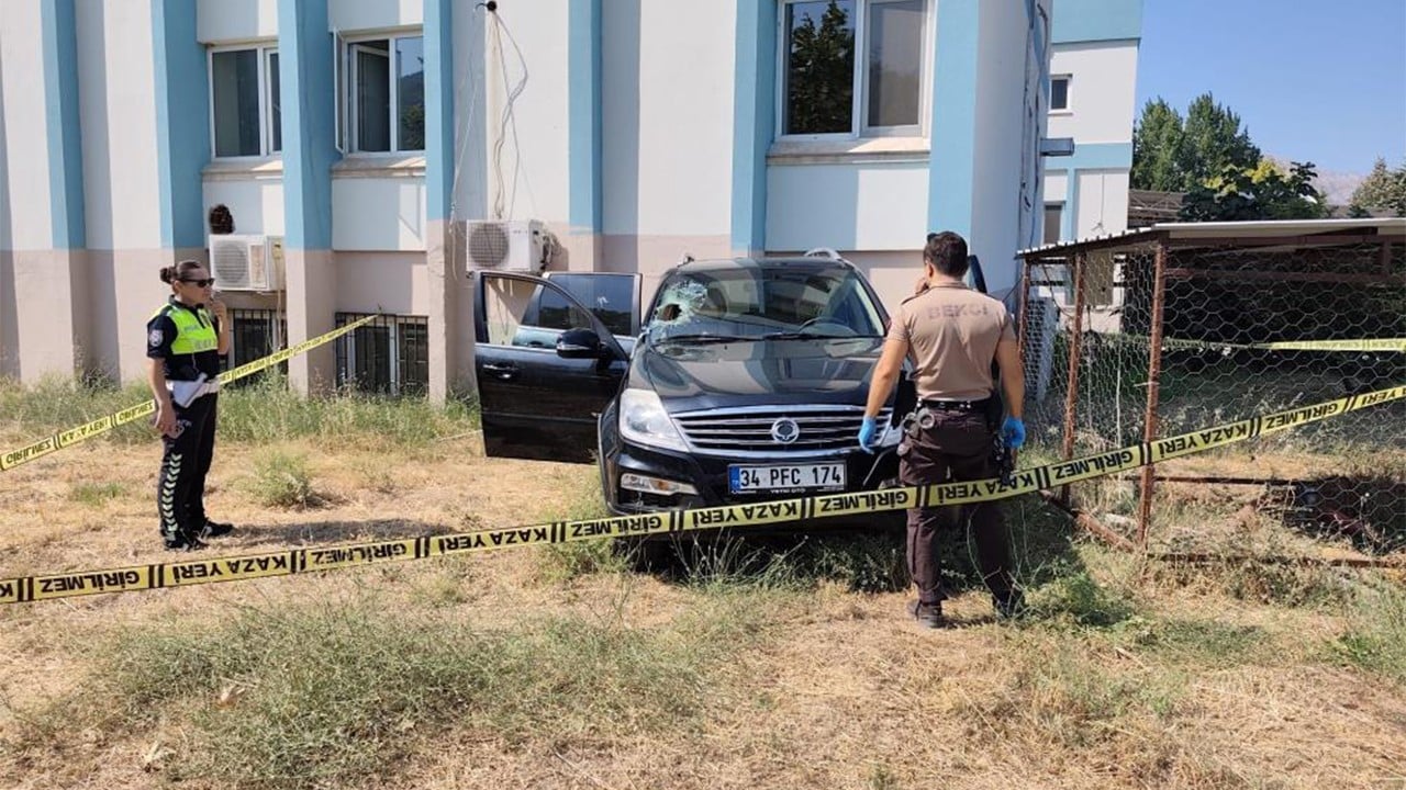 Doktora geldiği hastane bahçesinde can verdi