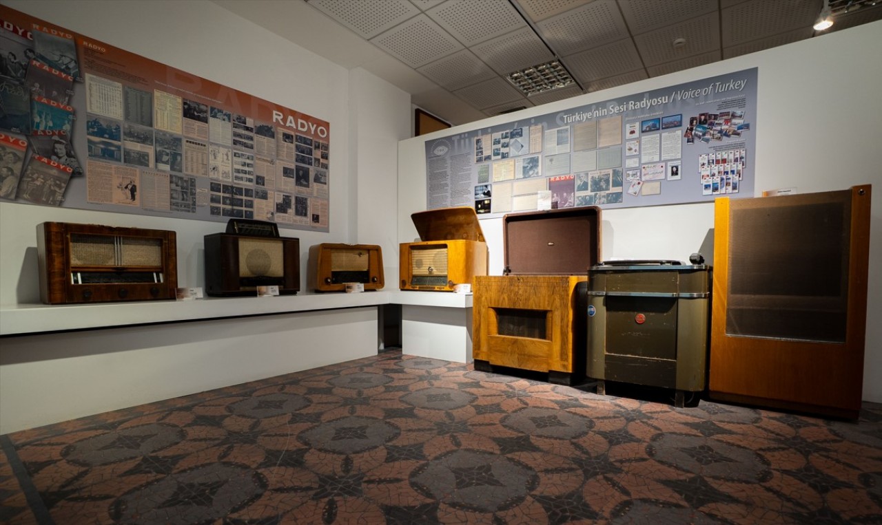 Dünya Radyo Günü’nde TRT Yayıncılık Tarihi Müzesi’nde radyo tarihine yolculuk