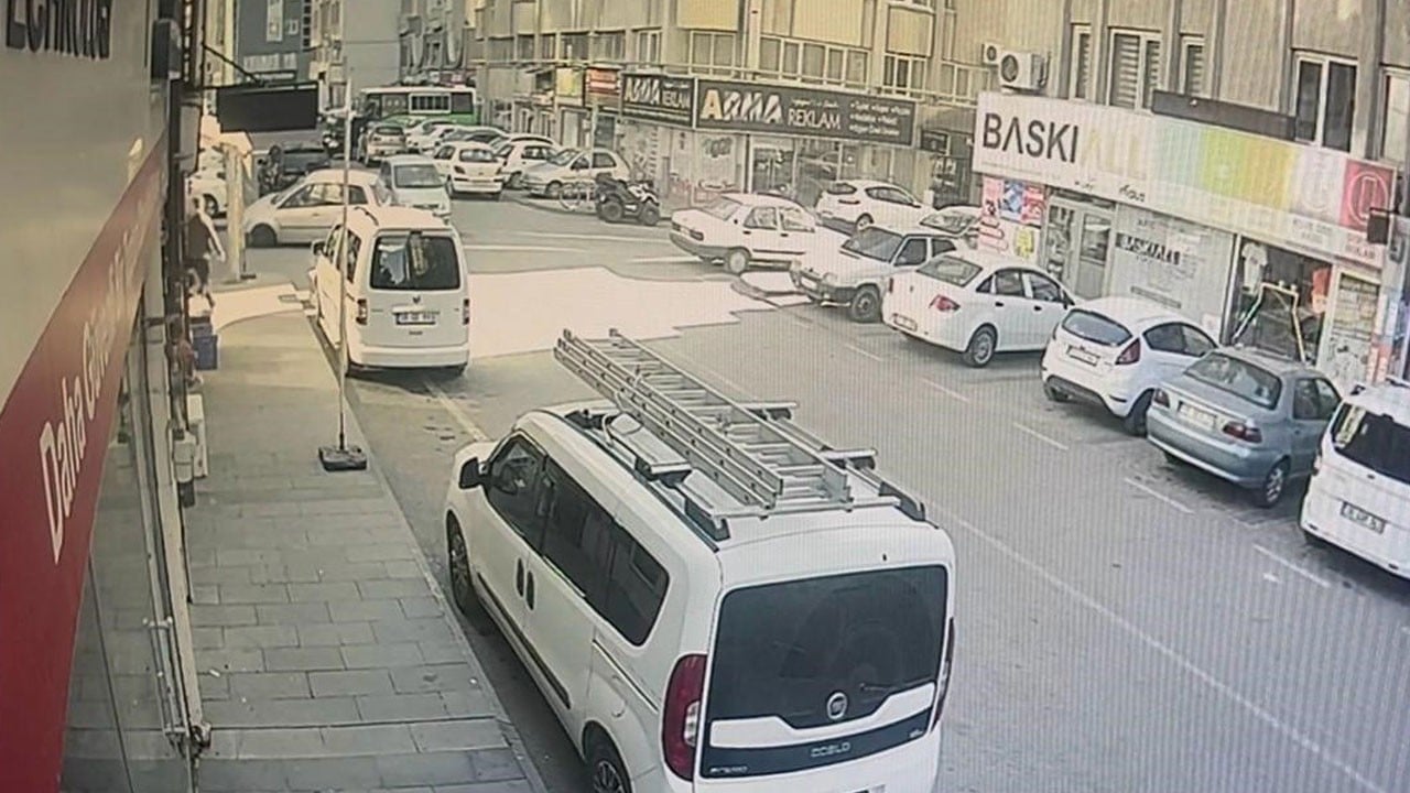 Dur levhasını hiçe saydı! Kazaya yol açtı