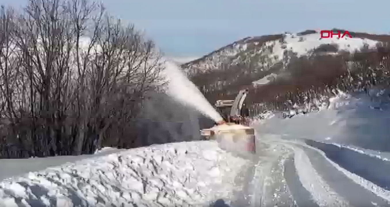 Elazığ’da karla mücadele destanı! Kapanan 546 köy yolundan 542’si açıldı: Kalan 4 köy için 120 araçlık dev ordu sahada!