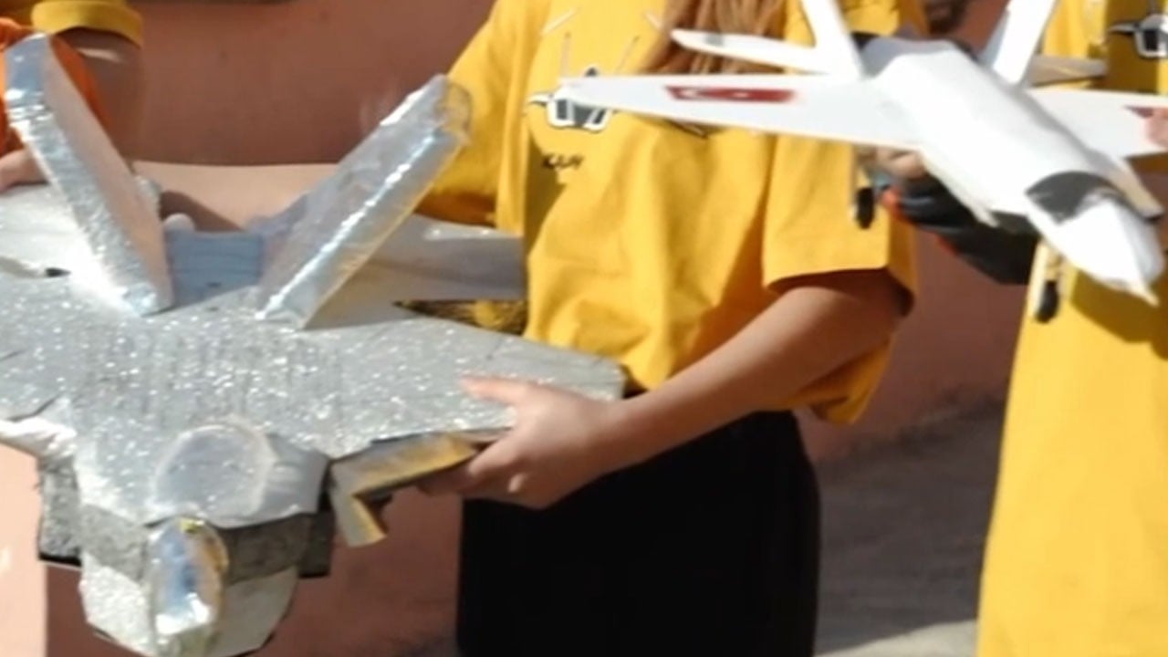 Emperyalist Cumhuriyet’e kapak olsun! Ortaokul öğrencilerinden müthiş KAAN çalışması