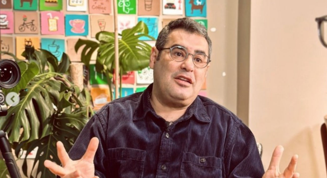 Enver Aysever'den CHP'ye Sert Eleştiriler: ‘Medeniyetsiz CHP’ CHP’de kendini bir telefona satacak 1000 tane delege var!