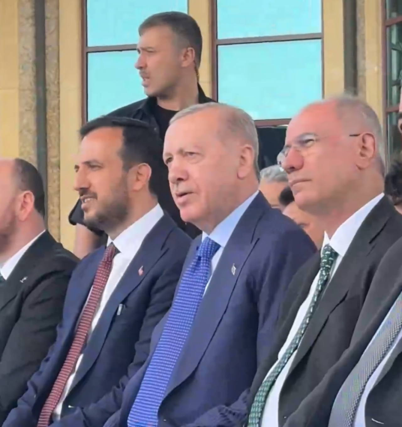 Erdoğan, Azerin'in seslendirdiği 