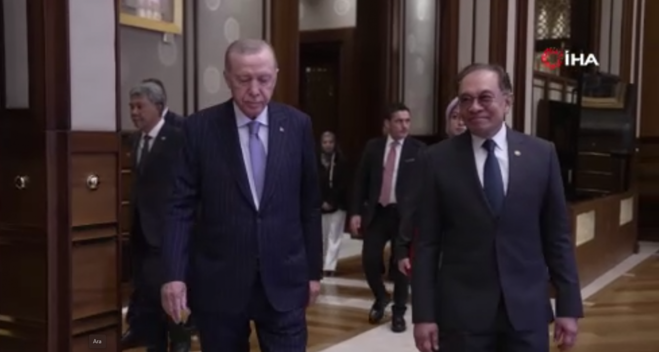 Erdoğan, Malezya Başbakanı Enver İbrahim ile görüştü