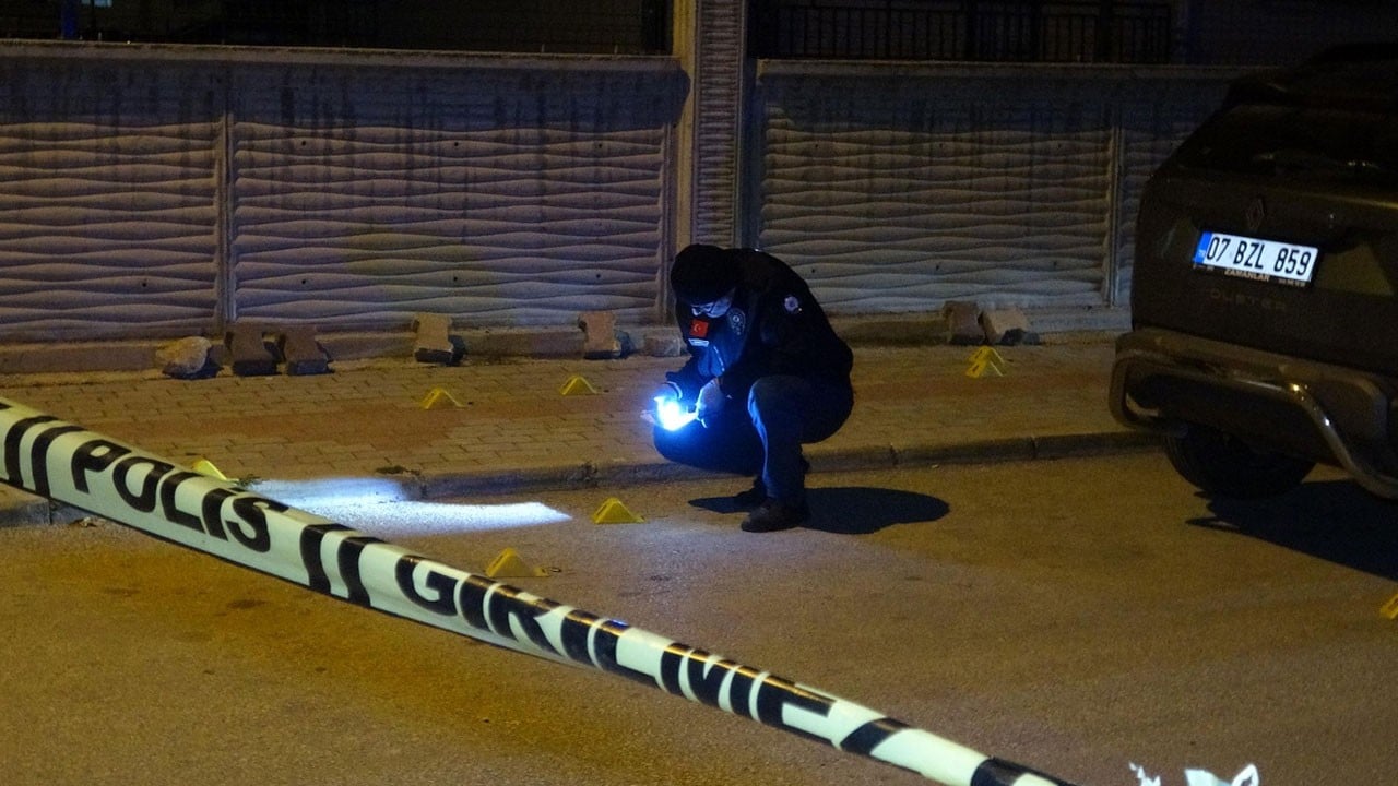 Eşini, kızının önünde hunharca katletti! 2 çocuk annesi kadın 4 kurşunla can verdi
