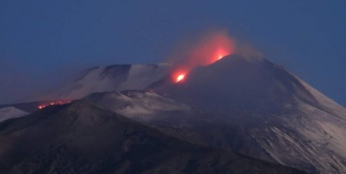 Etna Yanardağı yeniden faaliyete geçti