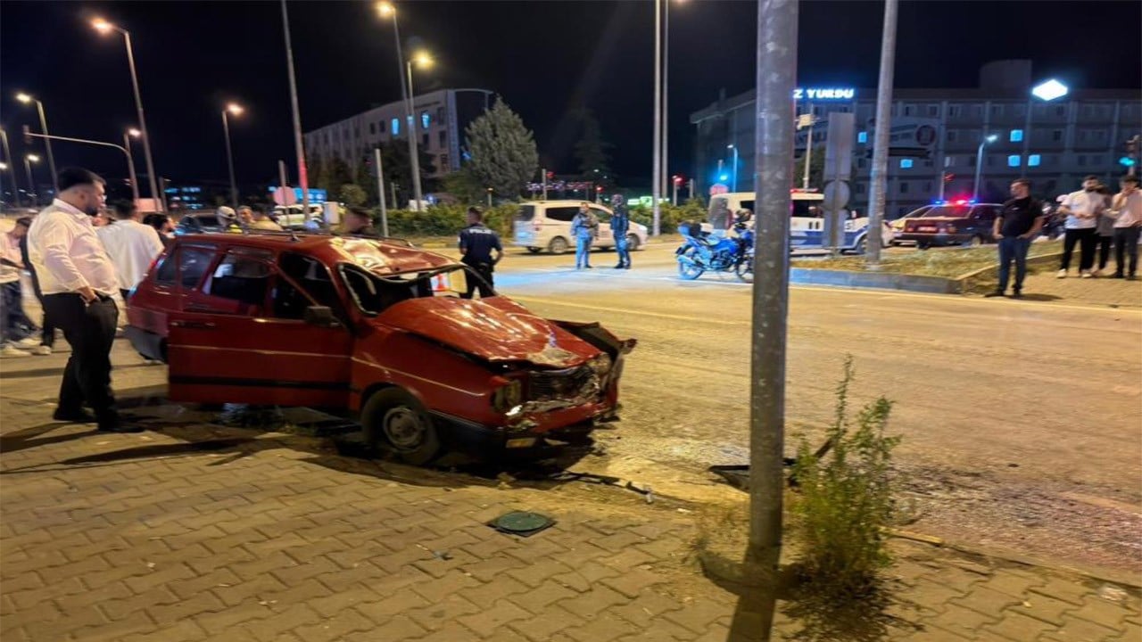 Genç motosikletli 36,5 metre sürüklendi