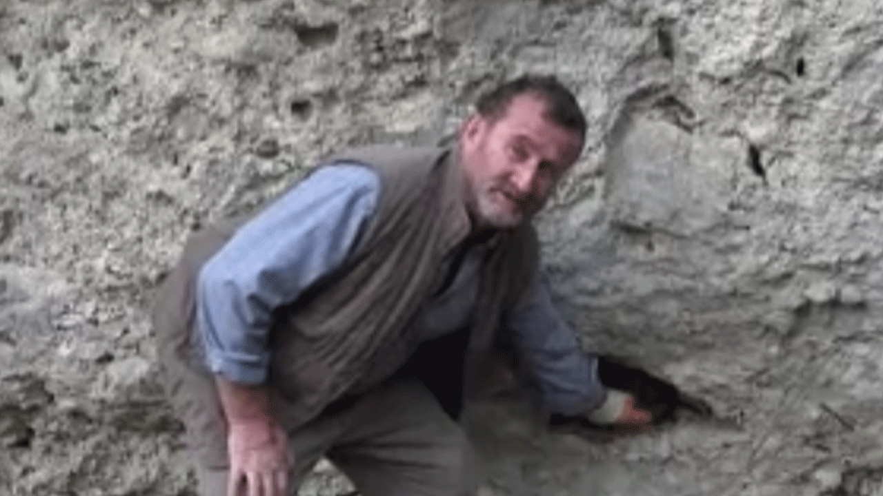 Gizemli yer altı yapıları definecilerin talanına uğradı!