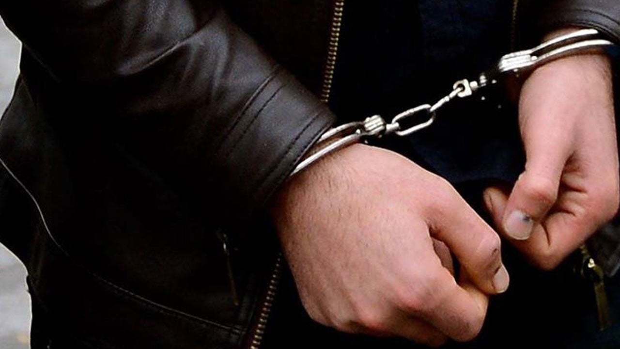 Göçmen kaçakçılığı ağı deşifre oldu! FETÖ’cü şebekeye çifte operasyon