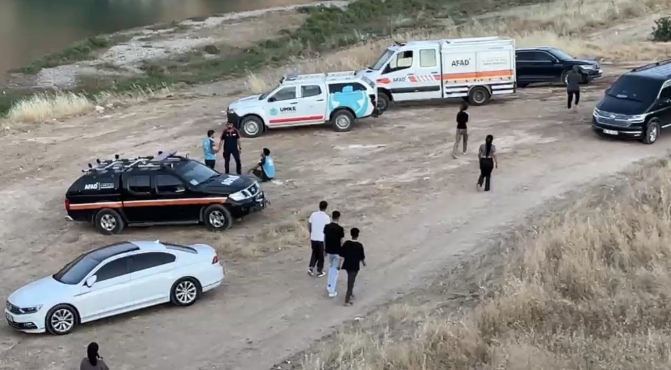 Göksu Çayı'nda feci olay! Akıntıya kapılan gençlerin çığlığı yürekleri dağladı!