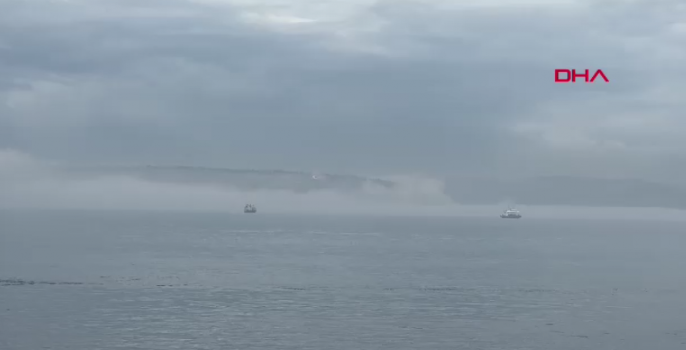 Göz gözü görmüyor boğaz trafiği tamamen durdu!