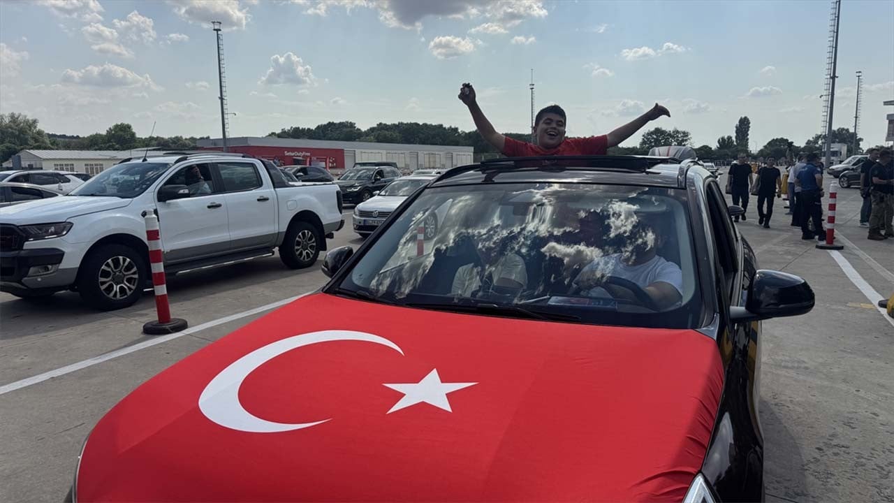 Gurbetçilerin, Avrupa’dan Türkiye'ye gelişleri sürüyor