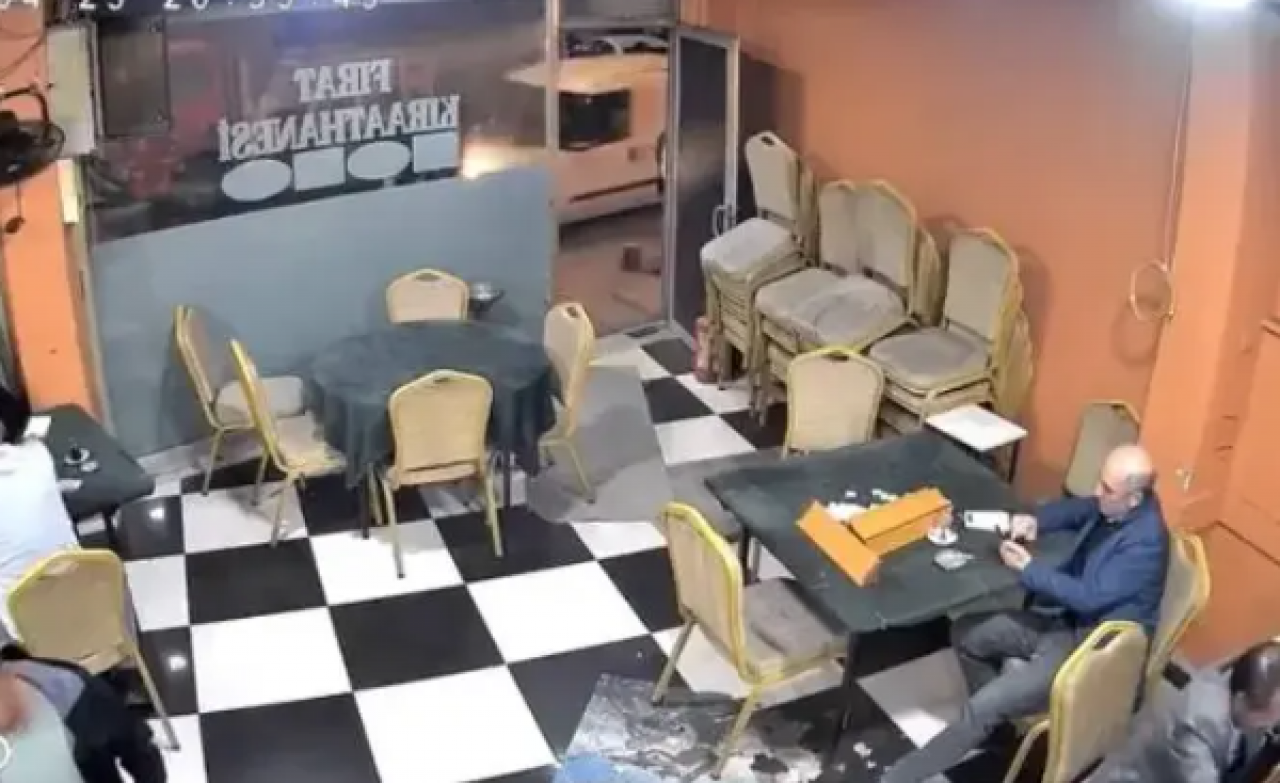 Gürültü terörü mahalleyi ayağa kaldırdı: Vatandaşlar deprem sanıp sokağa fırladı