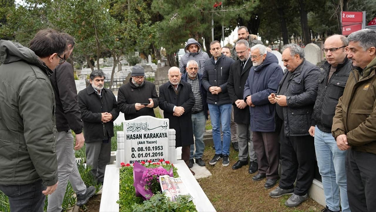 Hasan Karakaya ağabeyimiz kabri başında dualarla anıldı