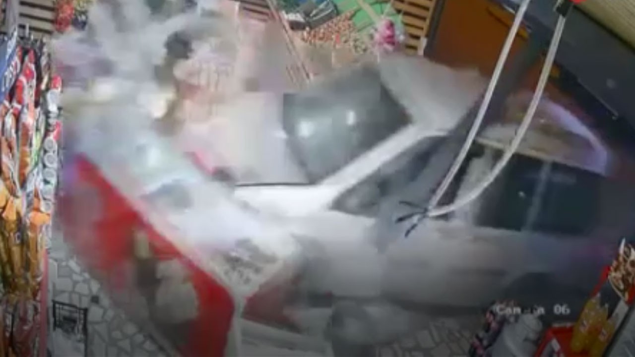 Hem ehliyetsiz hem kadın! Marketin ortasında durabildi