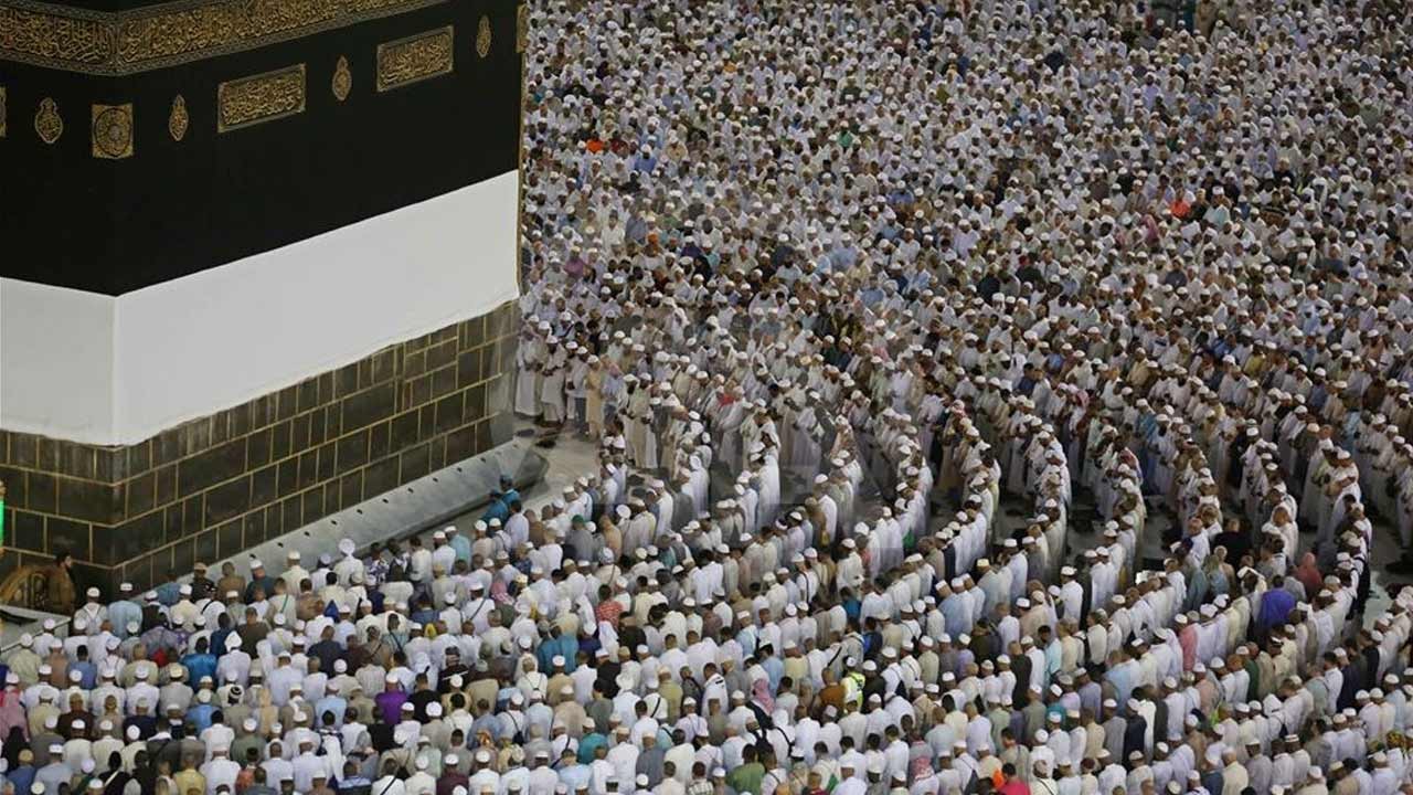 İç ısıtan hikaye: Kâbe imamını şaşkına çeviren çocuk