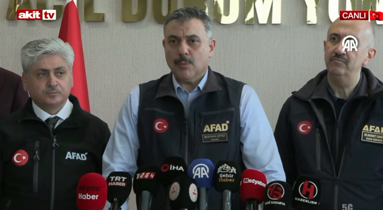 İçişleri Bakanı Mustafa Çiftçi açıklamalarda bulundu! 2 yapı ve 5 köprü çöktü, m