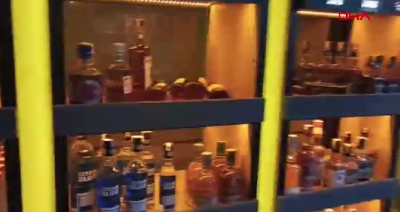 İçki satan markete ayyaş kadın baskını! Alkol içmek çağdaşlıksa ya bu ne?