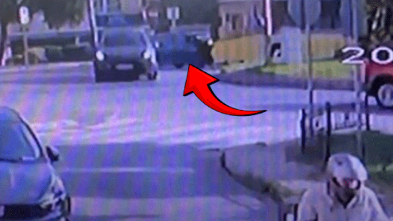 İETT otobüsü börekçiye dalmıştı! O anın görüntüsü ortaya çıktı!