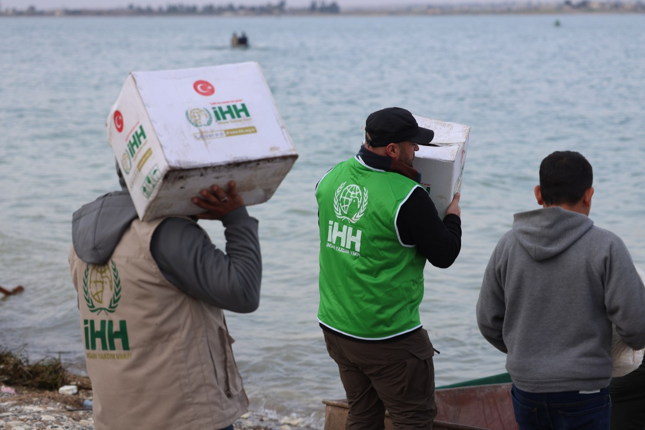 İHH, Ayn el Arab’a (Kobani) yardım ulaştırmaya devam ediyor
