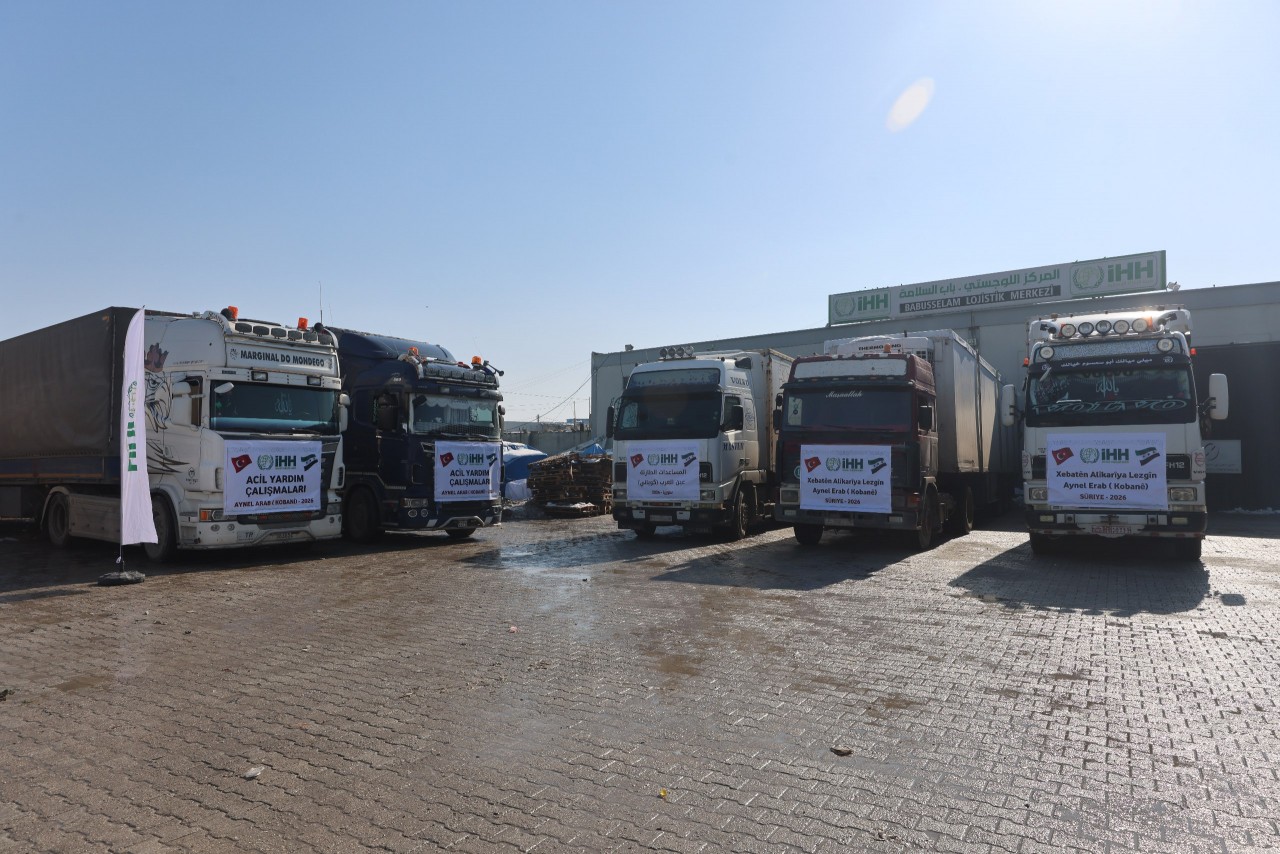 İHH, Ayn el Arab’da (Kobani) çatışmalardan etkilenen sivillere insani yardım gönderdi