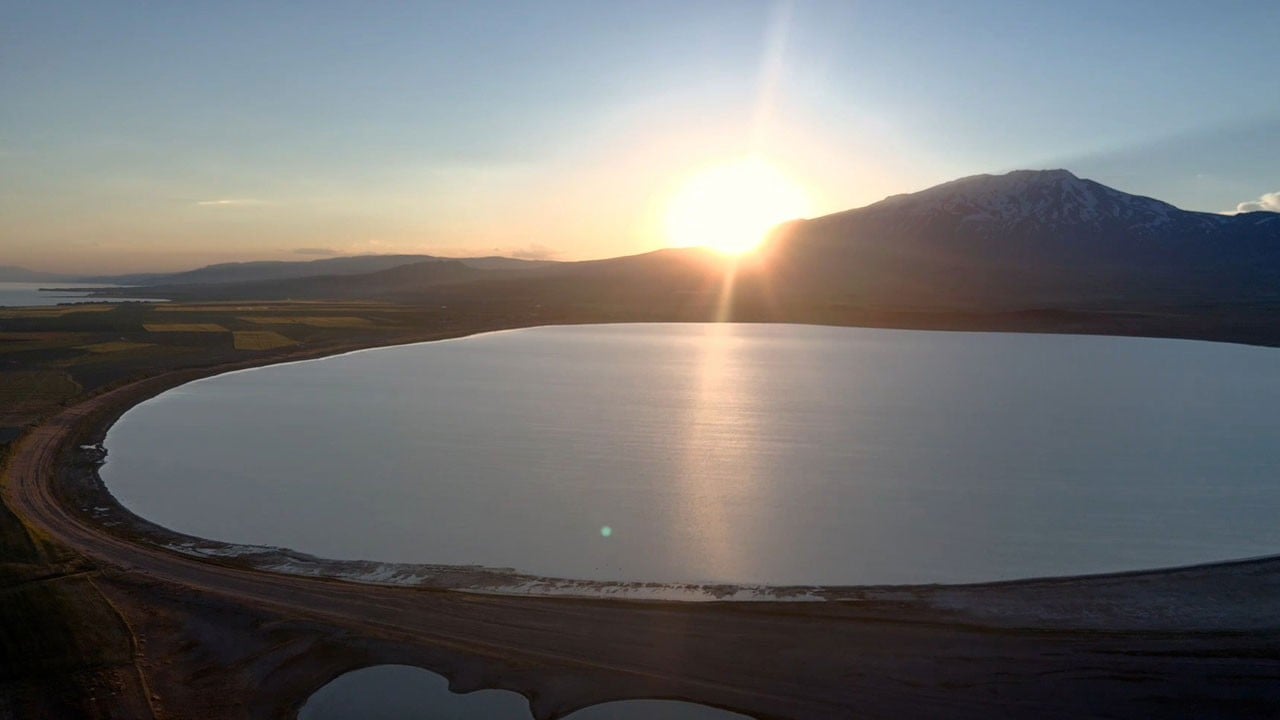 İki göl arasında kartpostallık akşam! Bitlis’te gün batımı mest etti