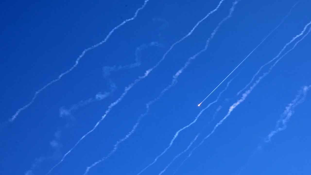 İran'ın füzeleri İsrail semalarında