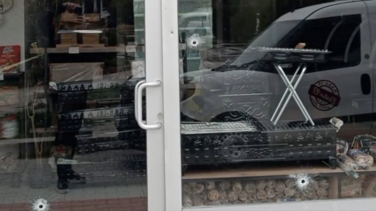 İş yerini kurşunlayan şahıs polisten kaçamadı