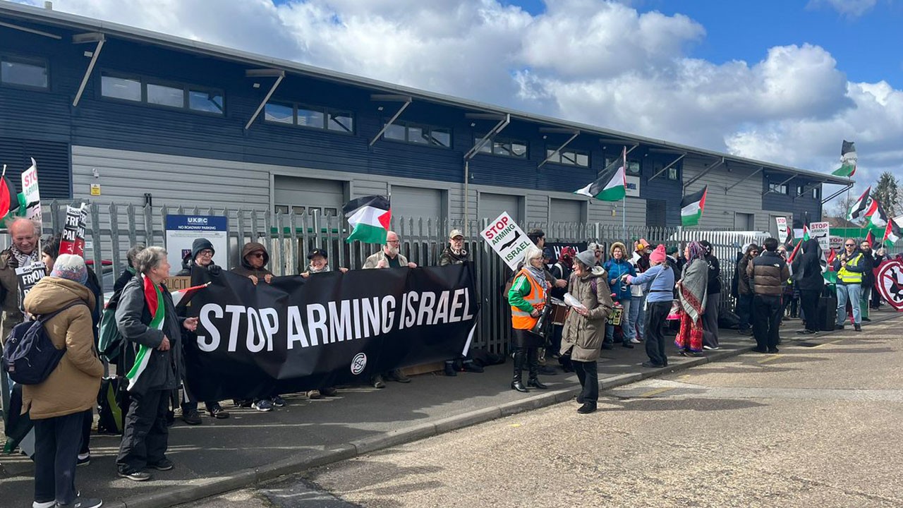 İsrail’e silah tepkisi sokağa taştı! Londra’da tepki büyüyor