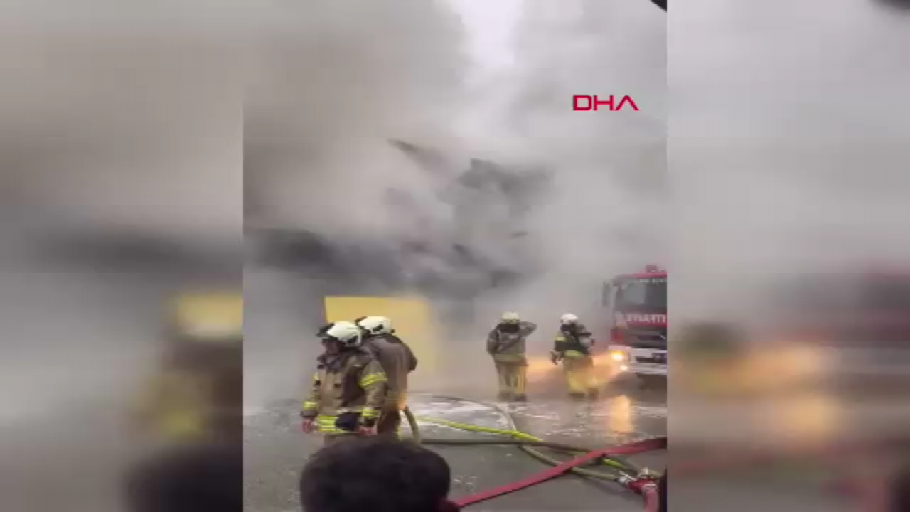 İstanbul İkitelli Atatürk Sanayi Sitesi'nde yangın! Olay yerine çok sayıda itfaiye ekibi sevk edildi