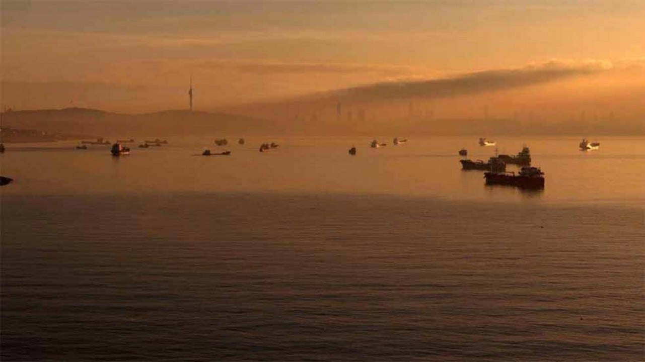 İstanbul'a çöken pus ve hava kirliliği tehlike sinyali veriyor