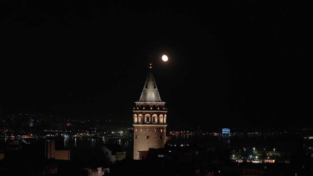 İstanbul’da dolunay bir başka güzel