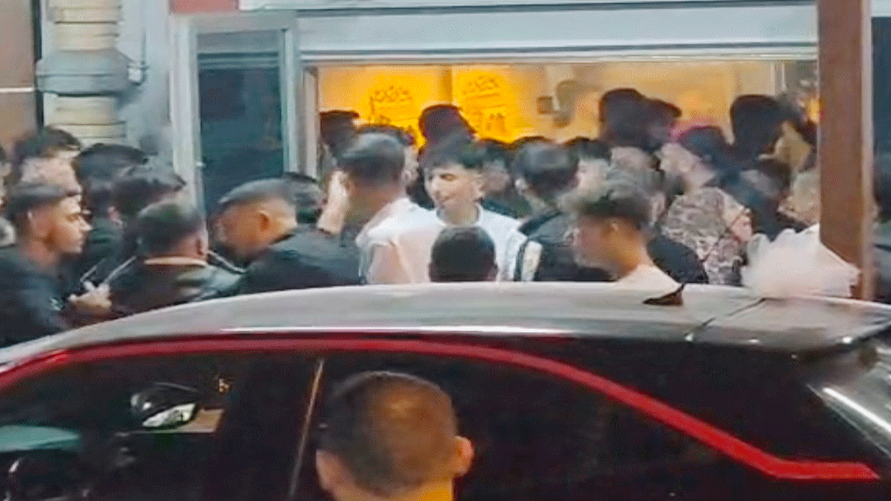 İstanbul'da düğün salonunda tekme tokat kavga çıktı