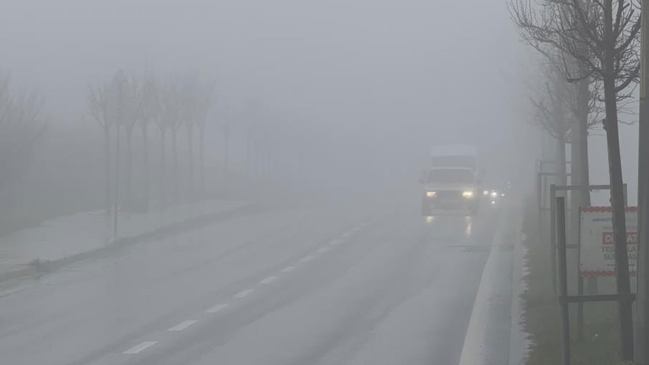 İstanbul’da göz gözü görmüyor! Yoğun sis kenti etkisi altına aldı