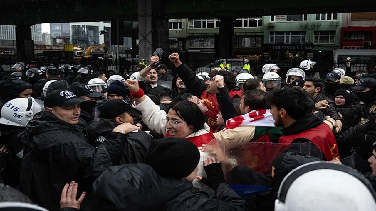 İstanbul'da izinsiz gösteri ve yürüyüş yapan 575 kişi gözaltına alındı