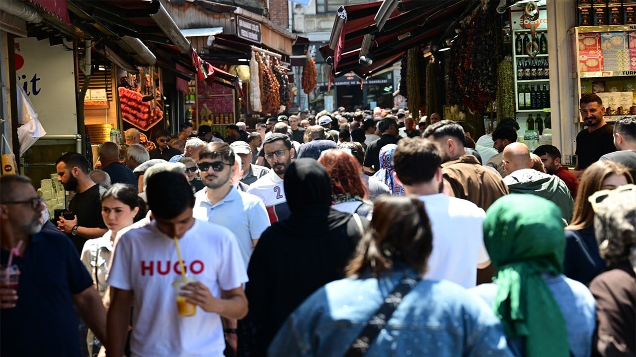  İstanbullular bayram alışverişi için Tarihi Yarımada'yı tercih etti