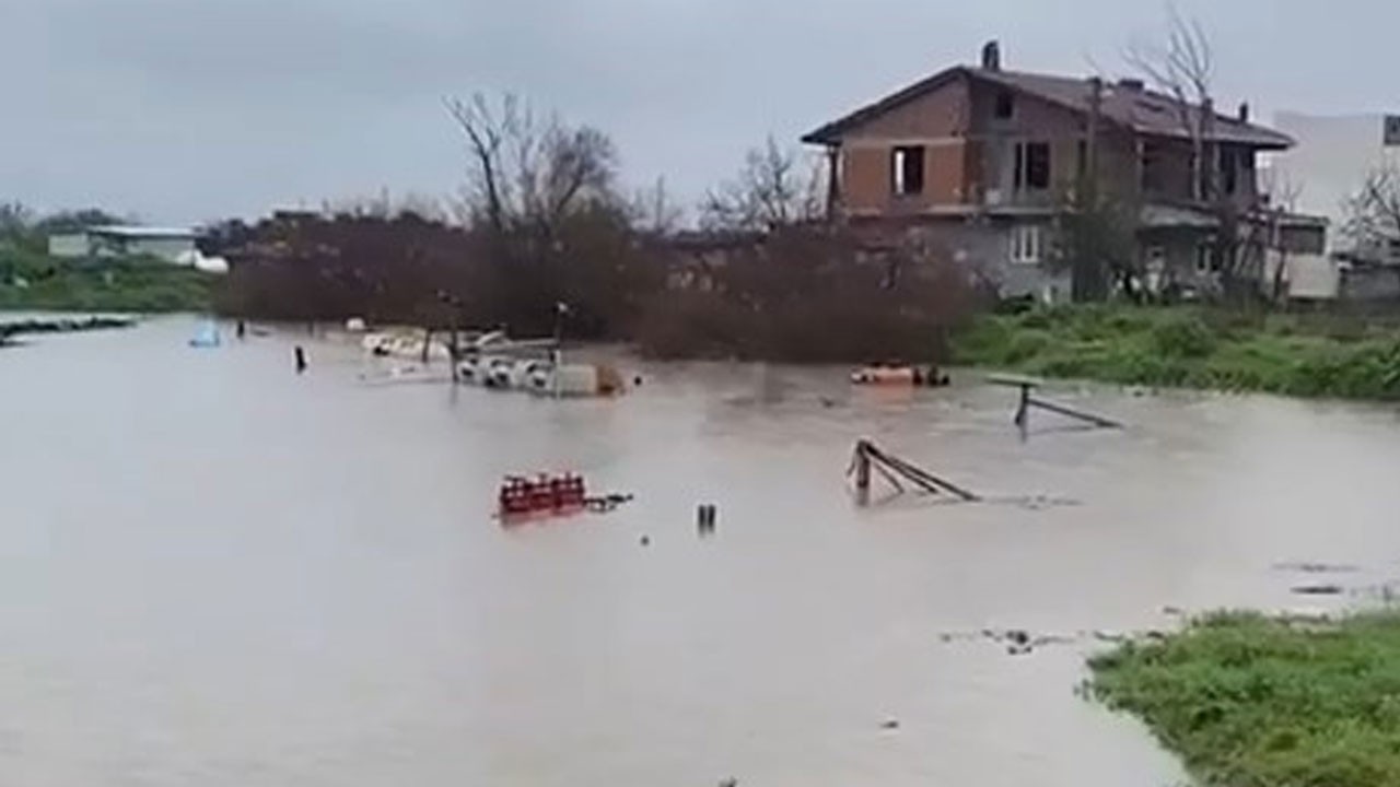 İyi Parti’li belediye ayakta uyuyor! Vatandaşlar mağdur! Bursa’da yollar göle döndü