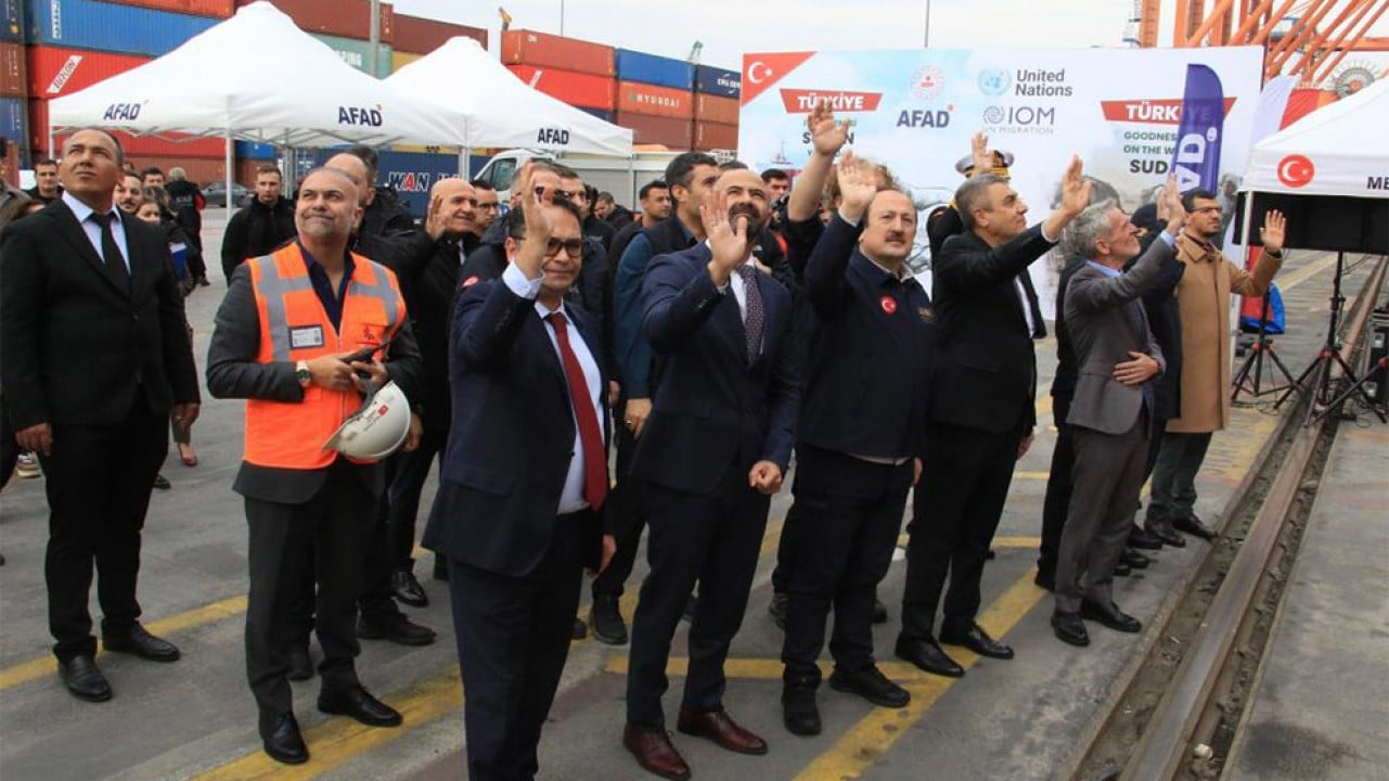 İyilik Gemisi Mersin'den Sudan'a uğurlandı